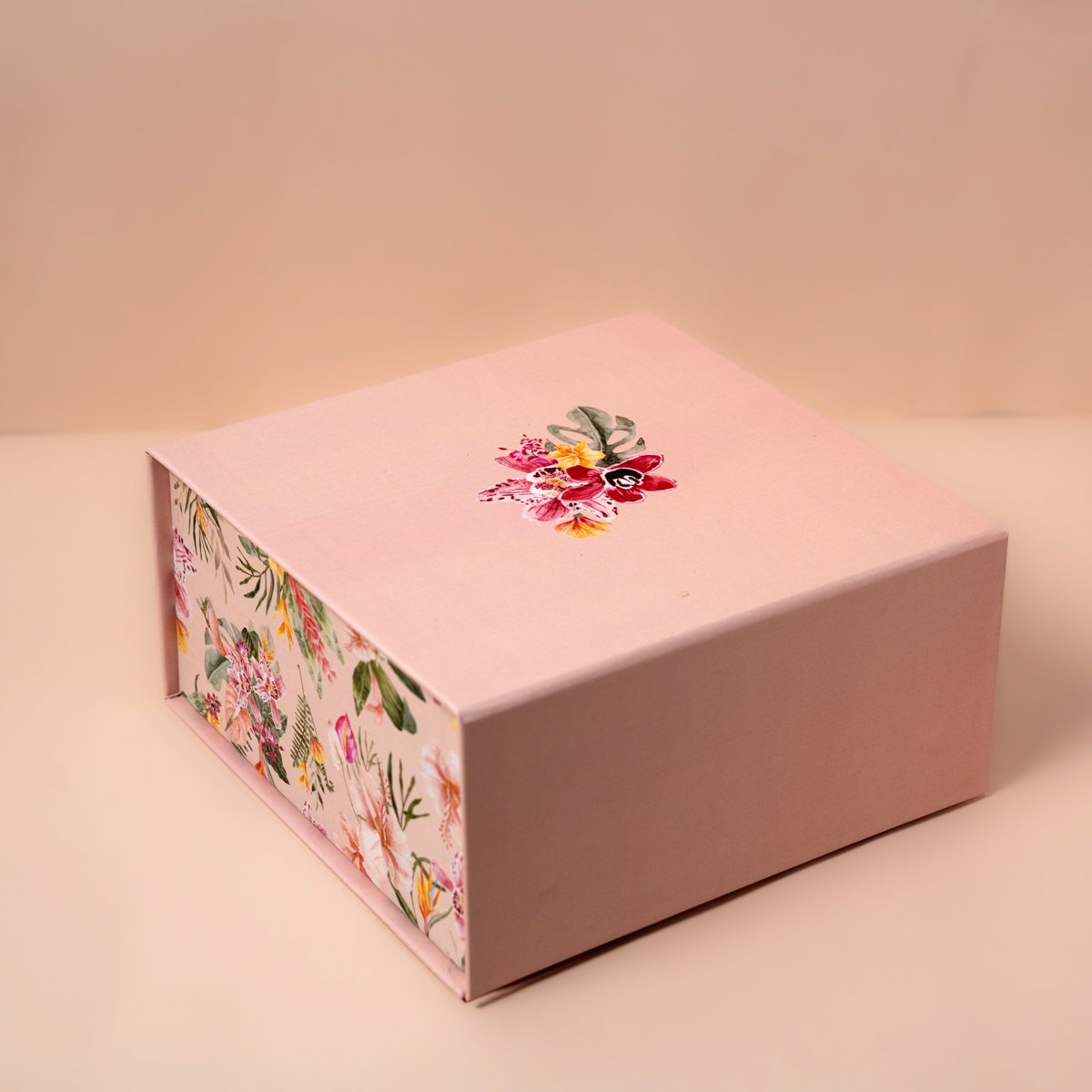Botanical Coral Pink Magnetic Box Main image