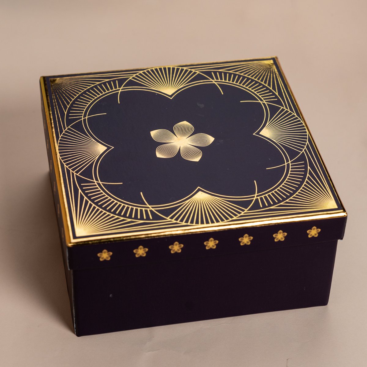 Utsav Midnight Purple Gift Box Main image
