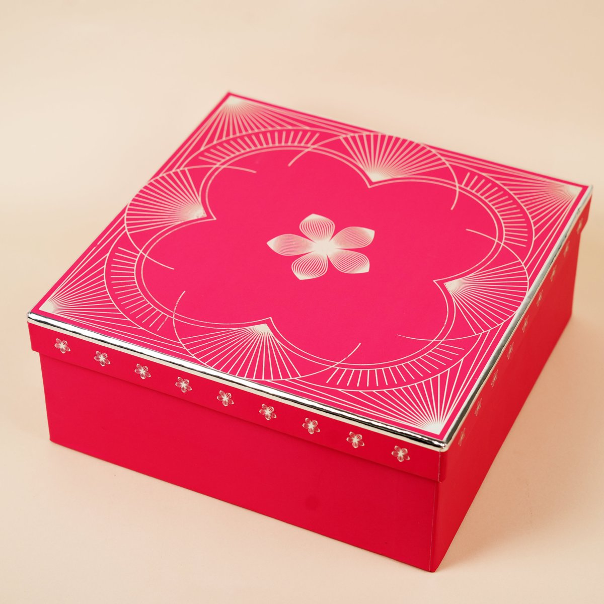 Utsav Rani Pink Gift Box Main image