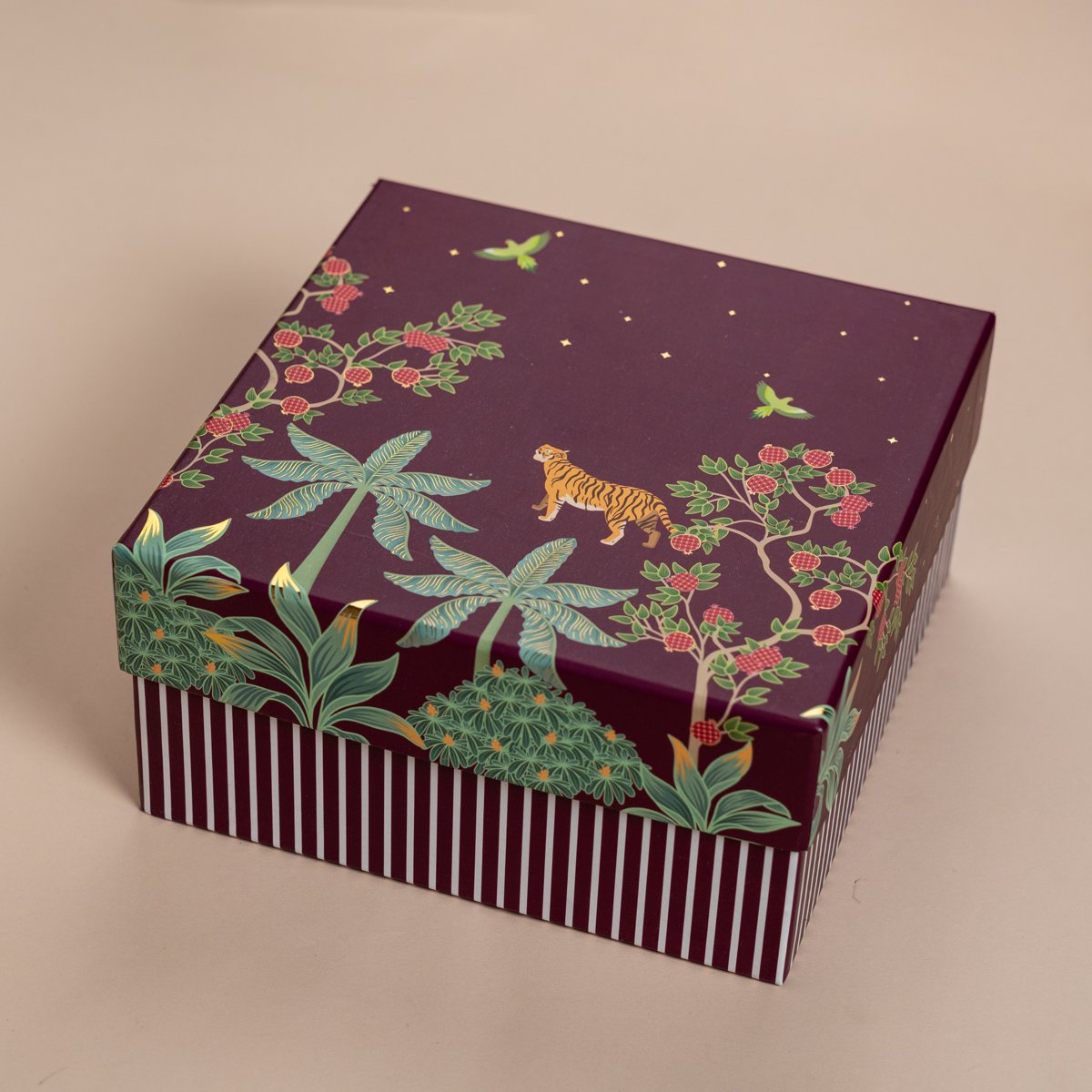 Bageecha Burgundy Gift Box Main image