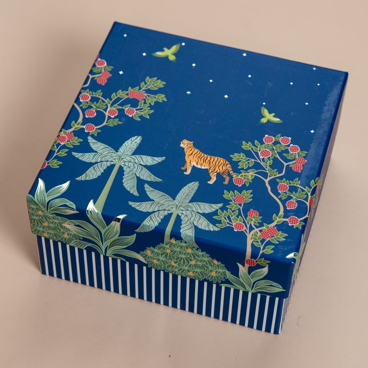 Bageecha Sapphire Gift Box Main image